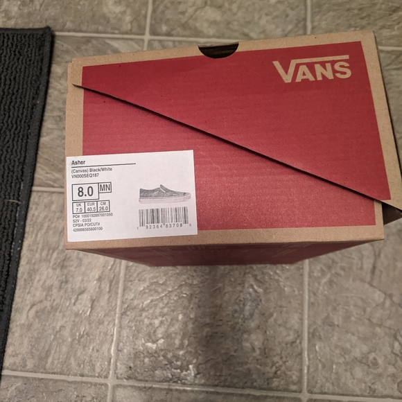 Men's Van's - Picture 2 of 2